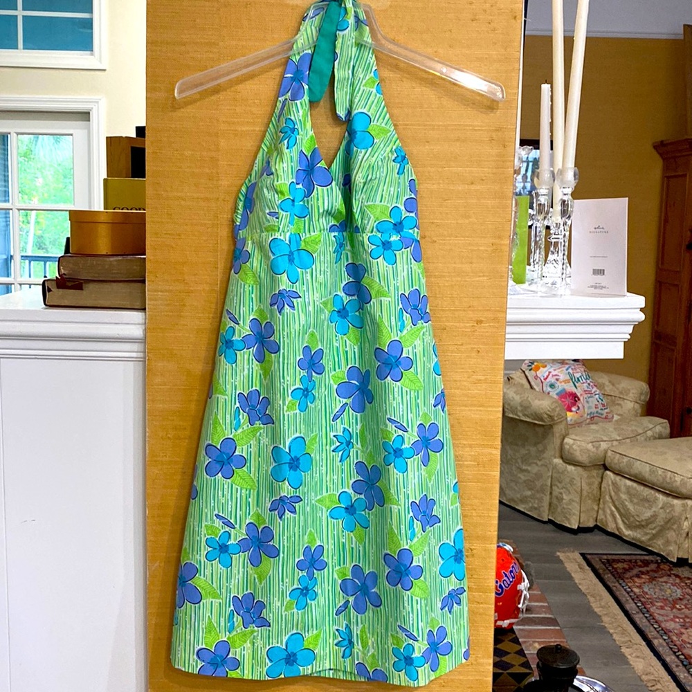 Lily Pulitzer halter dress - sz 8. Halter tie with elastic back and zip closure